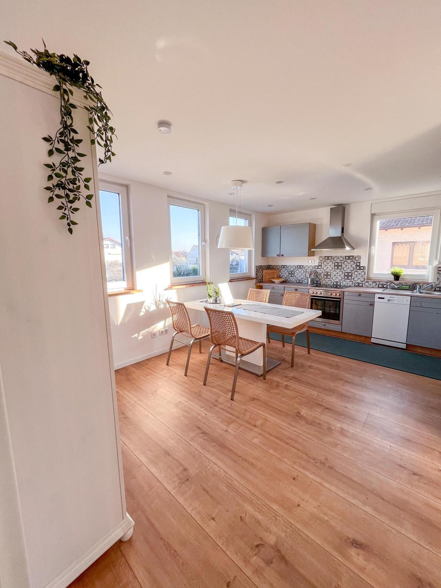 Helle und gemütliche Ferienwohnung in Lorsch Exterior foto